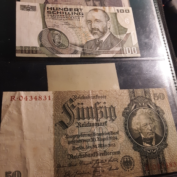 Currency - Picture 7 of 16